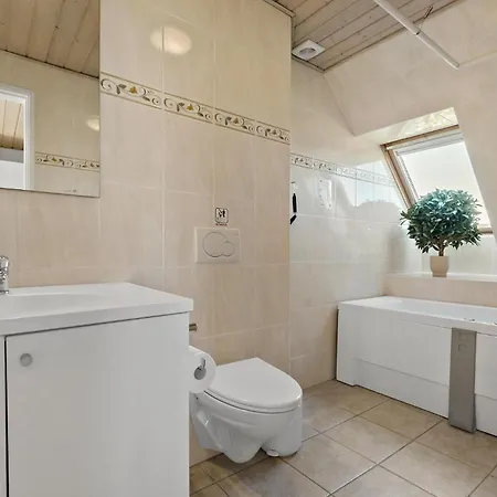 Daire Klint Strandvej Nykobing Sj Vi Nyrup